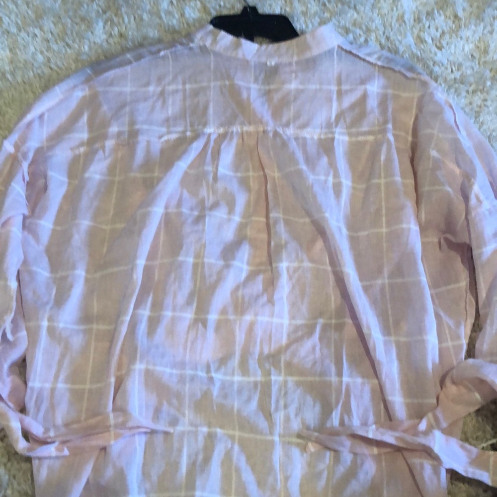 Light pink and white lined blouse 👚 - Picture 2 of 2